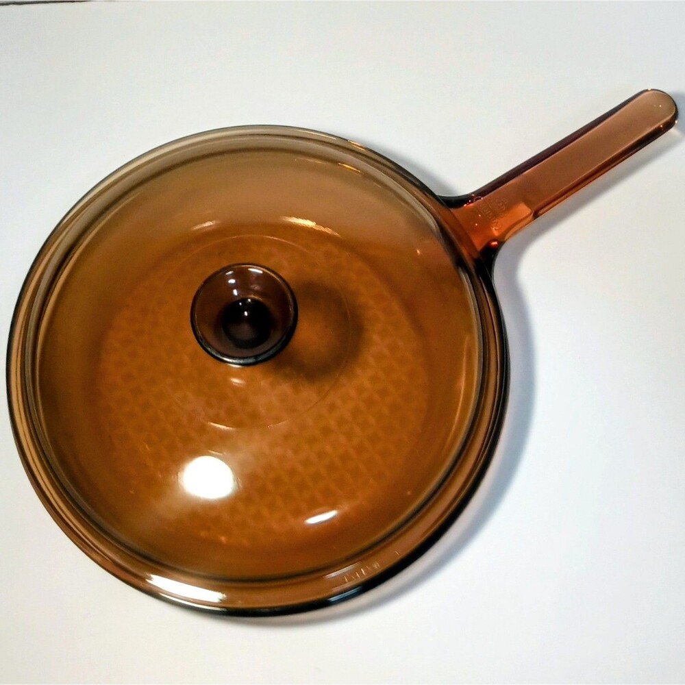 Vision 10" Skillet with Lid, Waffle Bottom. Amber, France by Pyrex Vintage Glass - Picture 5 of 5